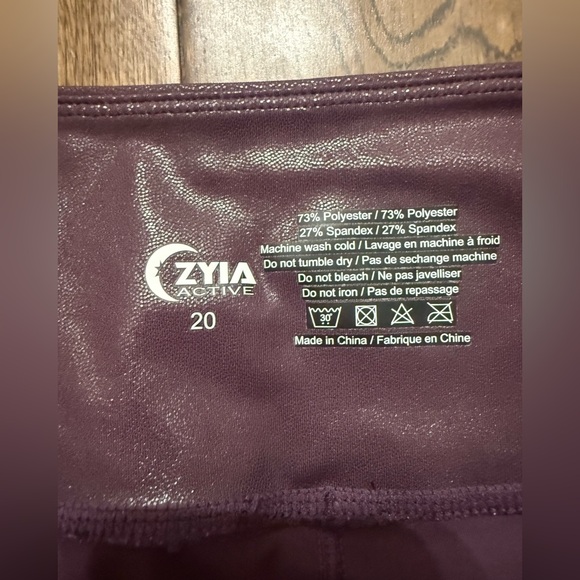 ZYIA Active Plum Purple Metallic Shine Light n Tight Workout Leggings Size 20 - Picture 3 of 5
